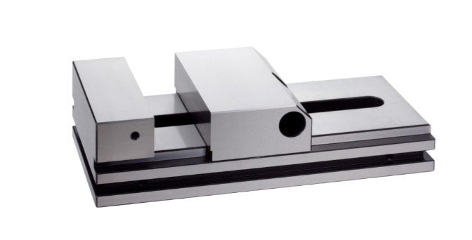 Mitutoyo 930-633 | Precision Vice | Series 930 | Parallelism 0.002 mm or 100 mm | Clamping Width 200mm | Mass 28.7 kg