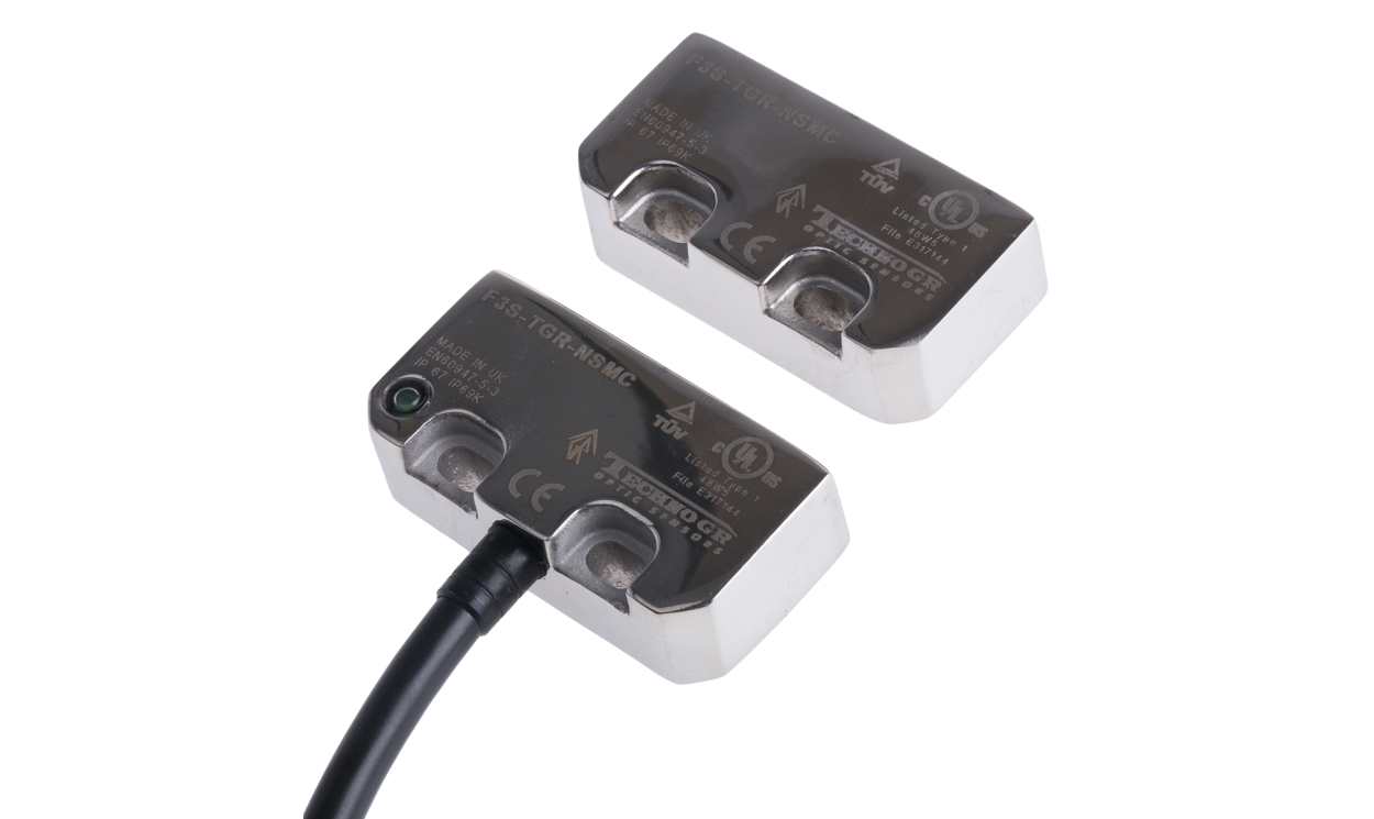 Omron F3S-TGR-NSMC-21-02, F3S-TGR-N_C Series Magnetic Non-Contact Safety Switch, 24V dc, Stainless Steel Housing, NO/2NC, 2m Cable