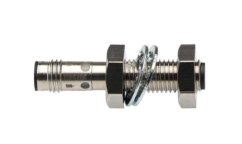 Omron E2E-X4B1T8-M5, Inductive Threaded Barrel Proximity Sensor, M8, 4 mm Detection, PNP NO, 10 → 30 V dc