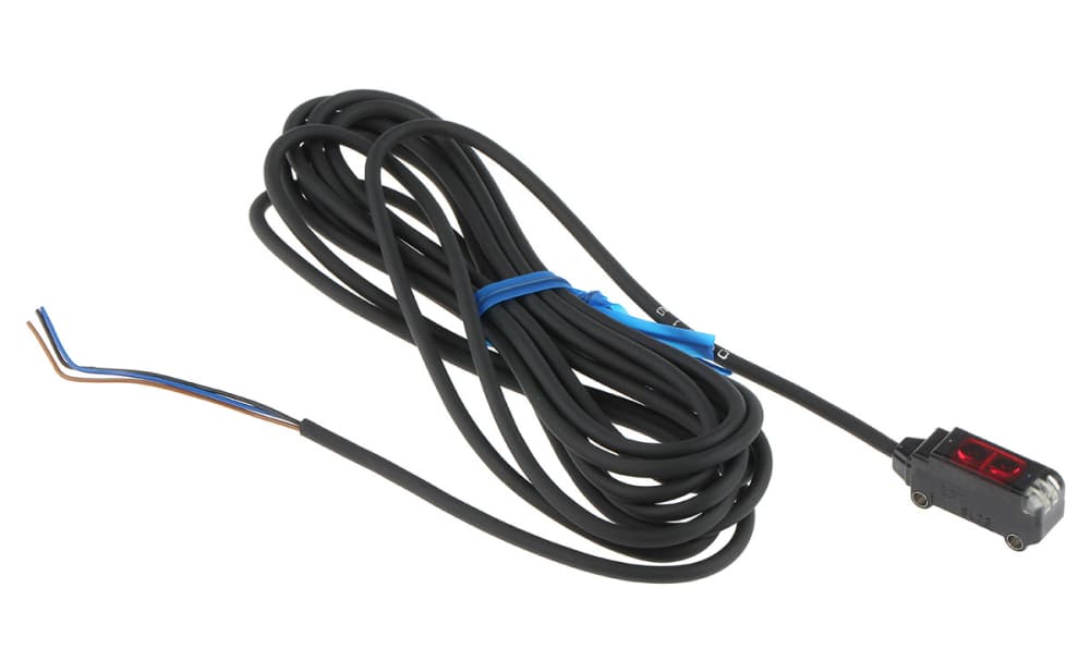 Omron E3T-SL23 2M, Retroreflective Photoelectric Sensor, Block Sensor, 5 mm → 30 mm Detection Range