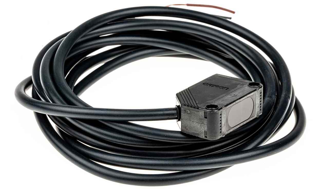 Omron E3Z-D62 2M, Diffuse Photoelectric Sensor, Block Sensor, 1 m Detection Range - generaltechuae