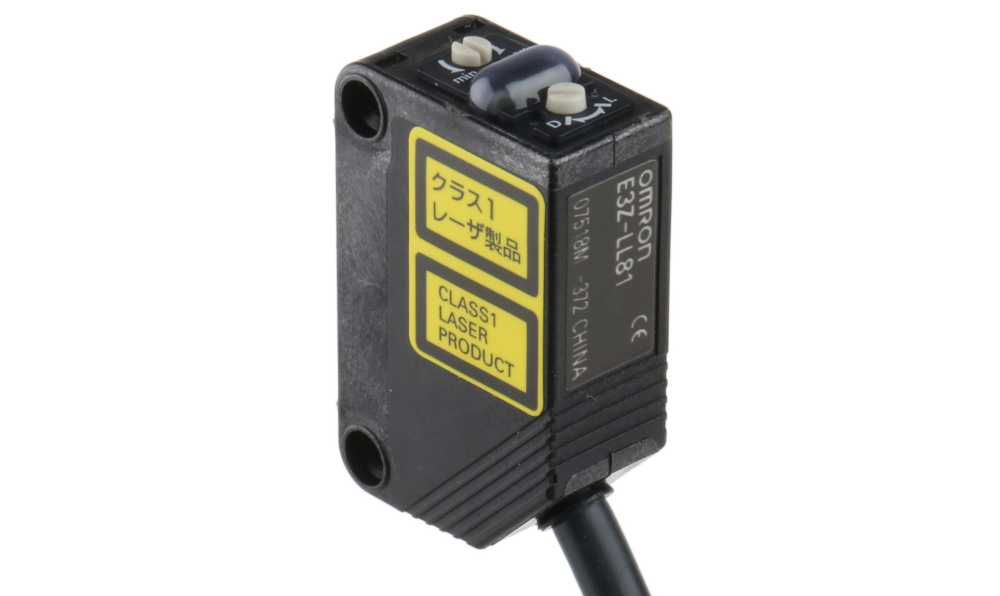 Omron E3ZLL812M, Background Suppression Distance Sensor, Block Sensor, 20 mm → 300 mm Detection Range