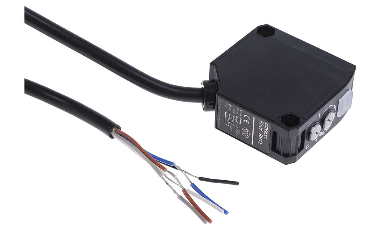 Omron E3JK-RR11 2M, Retroreflective Photoelectric Sensor, Block Sensor, 7 m, 100 mm Detection Range - generaltechuae