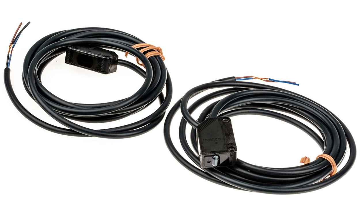 Omron E3Z-T61 2M, Through Beam Photoelectric Sensor, Block Sensor, 15 m Detection Range