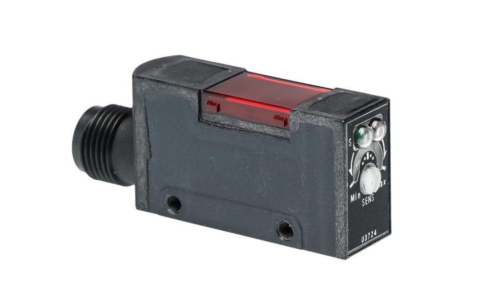 Omron E3S-AD88, Diffuse Photoelectric Sensor, Block Sensor, 100 mm Detection Range