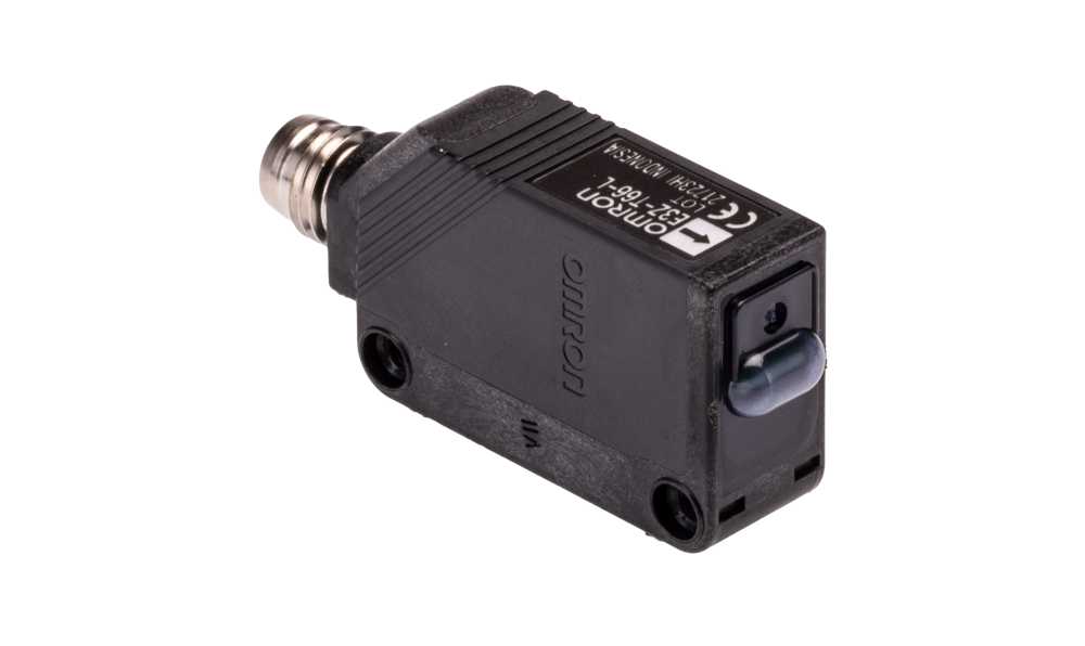 Omron E3Z-T66, Through Beam Photoelectric Sensor, Square Sensor, 15 m Detection Range