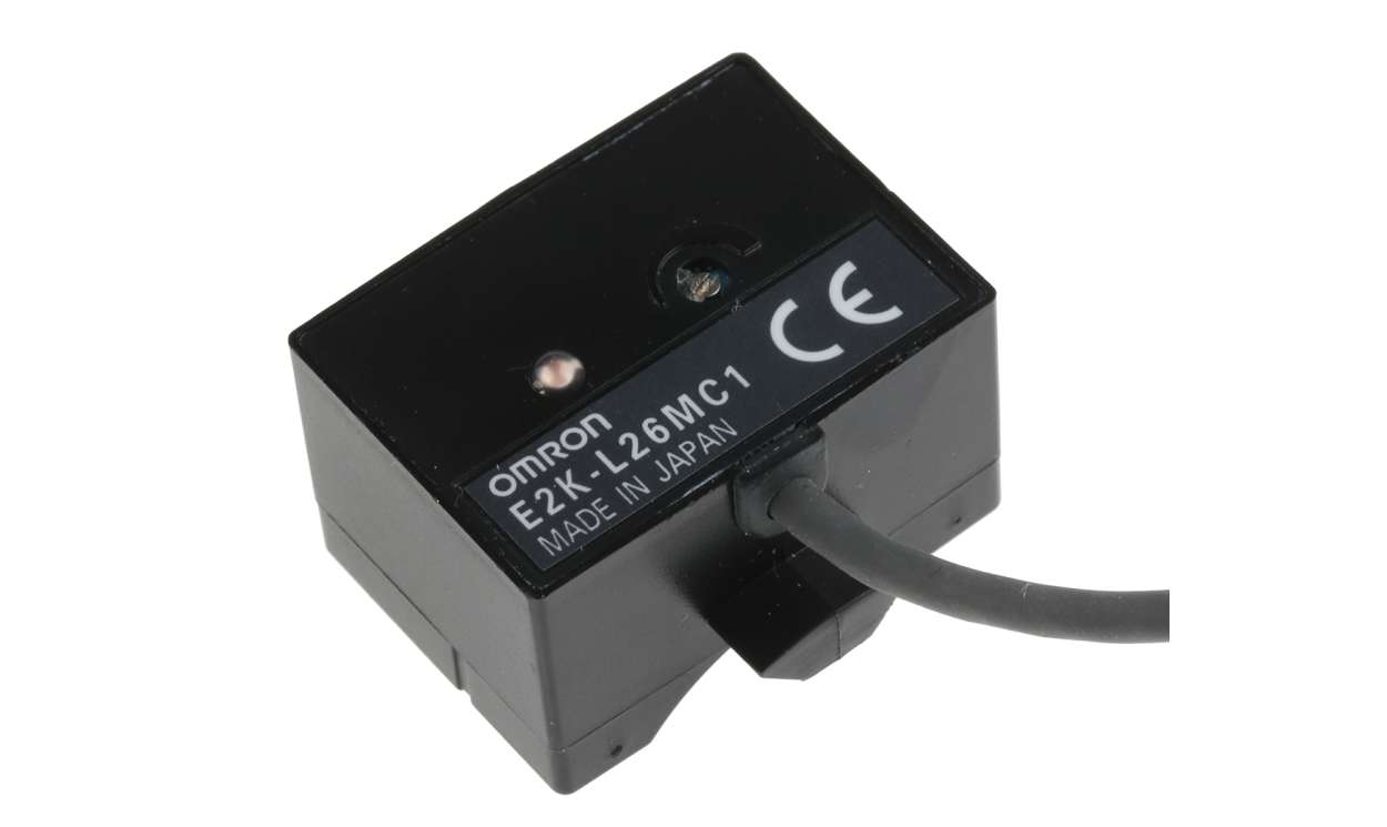 Omron E2K-L26MC1 2M, Capacitive Block Proximity Sensor, 26 mm Detection, NPN NO, 10.8 → 30 V dc