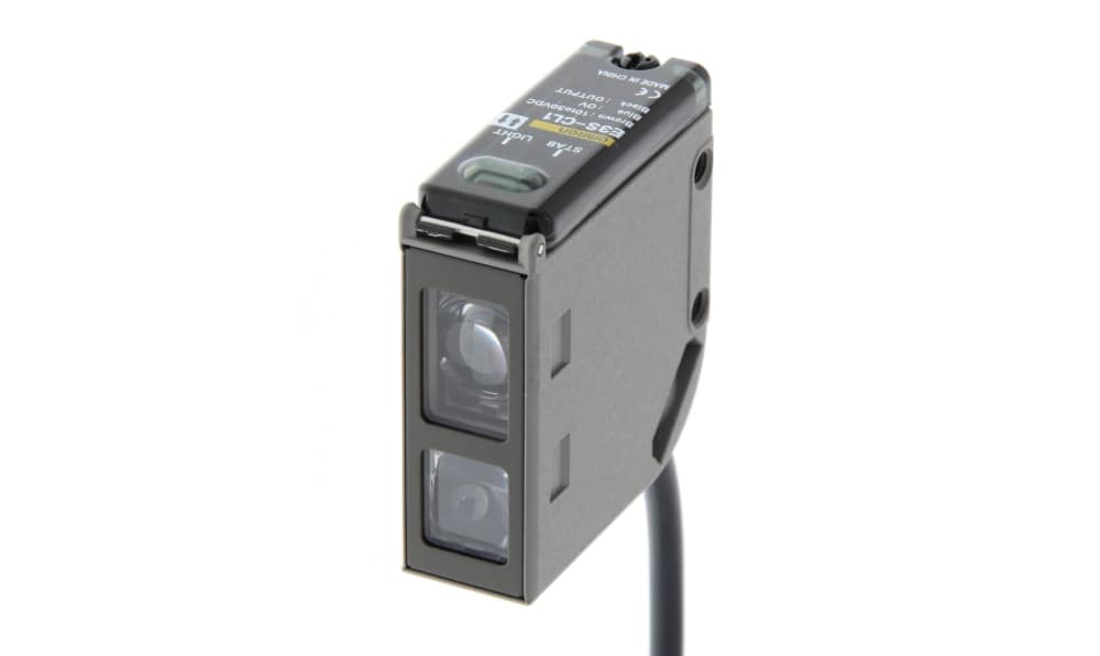 Omron E3S-CL1 2M, Background Suppression Distance Sensor, Block Sensor, 5 → 200 mm Detection Range