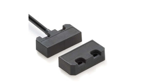Omron F3S-TGR-NSPR-21-M1J8, F3S Series Magnetic Non-Contact Safety Switch, Plastic Housing, NO/2NC, M12