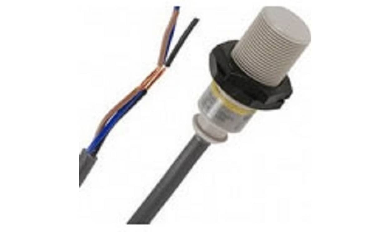 Omron E2F-X5Y1 2M, Inductive Threaded Barrel Proximity Sensor, M18, 5 mm Detection, 2-Wire NO, 12 → 24 V dc - generaltechuae