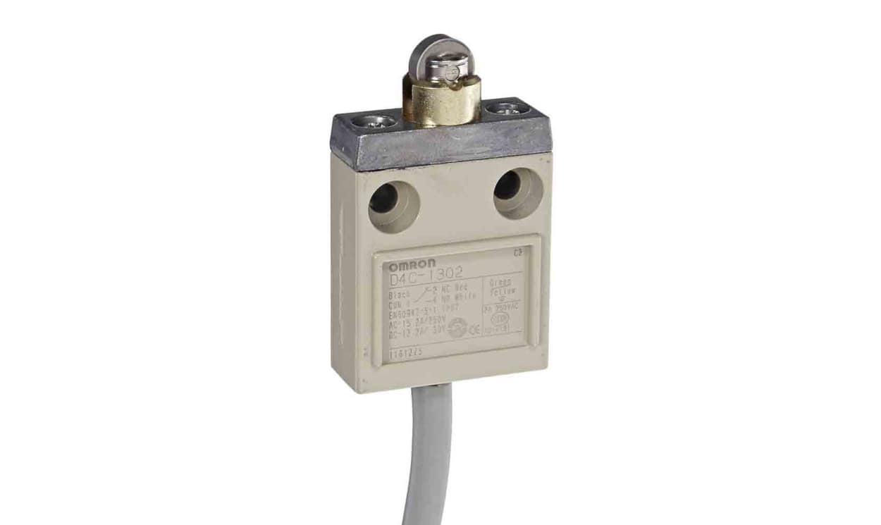 Omron D4C-1302, Roller Plunger Limit Switch, IP67, SPDT, 5A Max