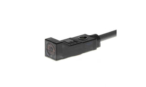 Omron E2S-Q21 1M, Inductive Block Proximity Sensor, 2.5 mm Detection, 2-Wire NO, 12 → 24 V dc