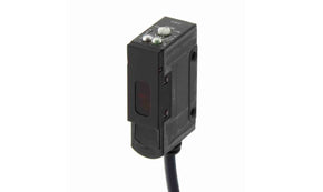 Omron E3S-AR81, Retroreflective Photoelectric Sensor, Block Sensor, 2 m Detection Range