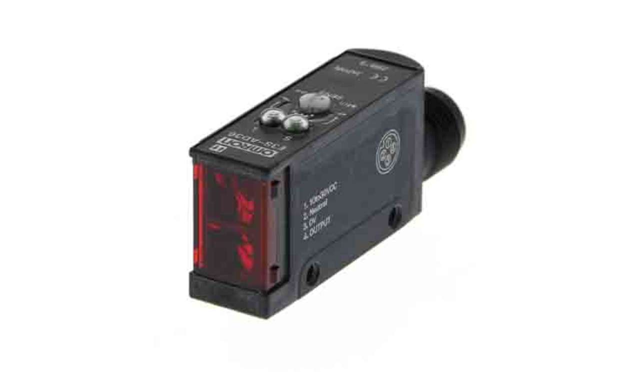 Omron E3S-AD38, Diffuse Photoelectric Sensor, Block Sensor, 100 mm Detection Range