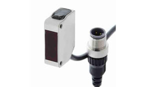 Omron E3ZM-R81Y-S1J 0.3M, Retroreflective Photoelectric Sensor, Block Sensor, 4 m Detection Range