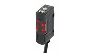 Omron E3S-AD83, Diffuse Photoelectric Sensor, Square Sensor, 100 mm Detection Range