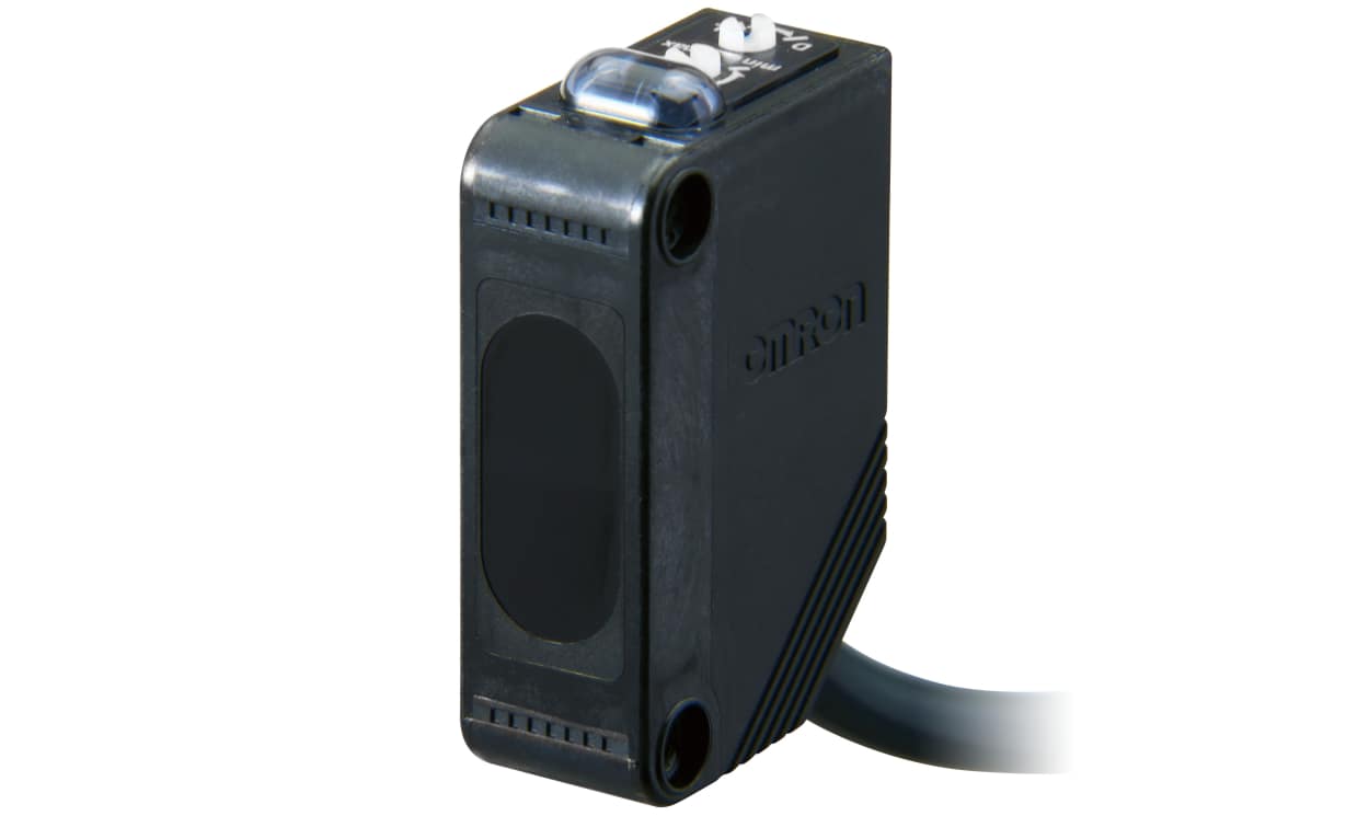 Omron E3Z-D82-IL2 2M, Polarised Retro Reflection Photoelectric Sensor, Block Sensor, 1 m Detection Range