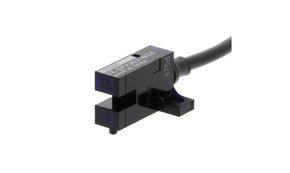 Omron EE-SPX302-W2A 2M, Through Beam Photoelectric Sensor, Rectangular Sensor, 5 mm Detection Range