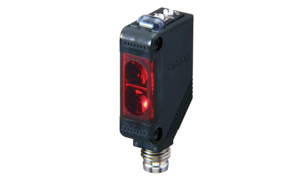 Omron E3Z-R86, Retroreflective Photoelectric Sensor, Block Sensor, 100 mm → 4 m Detection Range