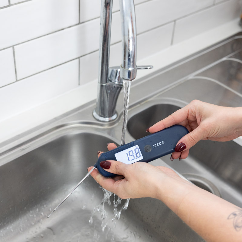 ETI 810-713 | Sizzle Waterproof Food Thermometer with Magnet | Stone, ±0.5 °C - generaltechuae (4)